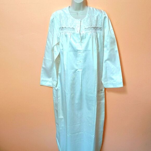 Vintage JC Penney Delicates Ivory Silky Nightgown M NWT - Picture 1 of 9